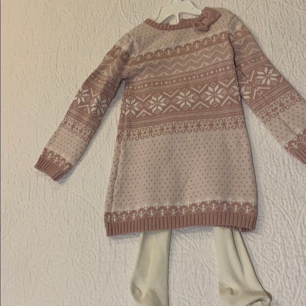 Sweater dress with tights